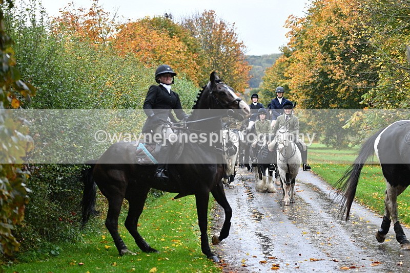 WJ5_6277 - B&B walk back for Hunt Tea !