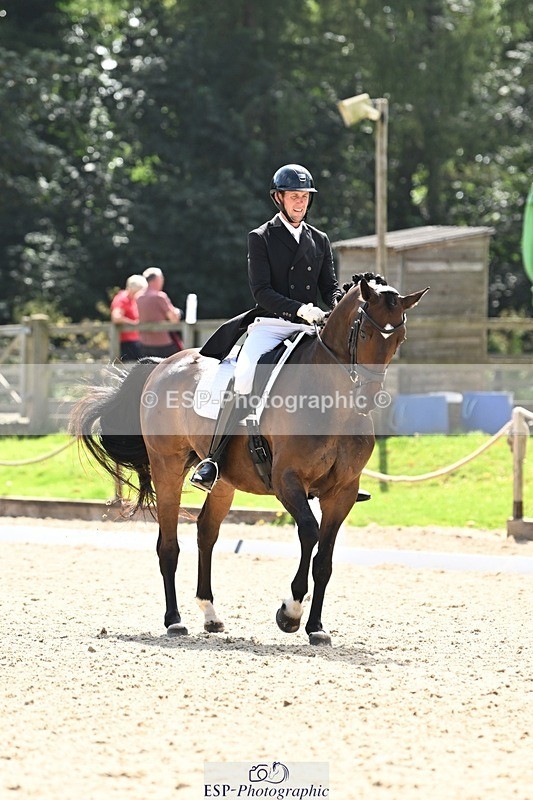 240811-144049-06543 - 221-Mark.Forrest-Fidel.Von.Singing