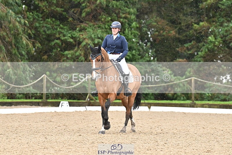 251023A-125229-02014 - C-240-Issy.Hollidge