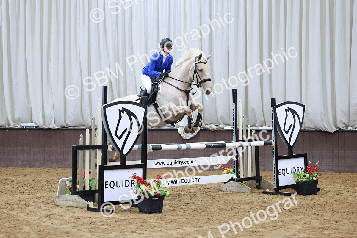 SBM_007585 - Class 24 - Nupafeed Supplements Senior Discovery/ 1m Open