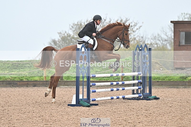 241103A-105334-06785 - SUN Cls 18 British Novice and 90cm Open