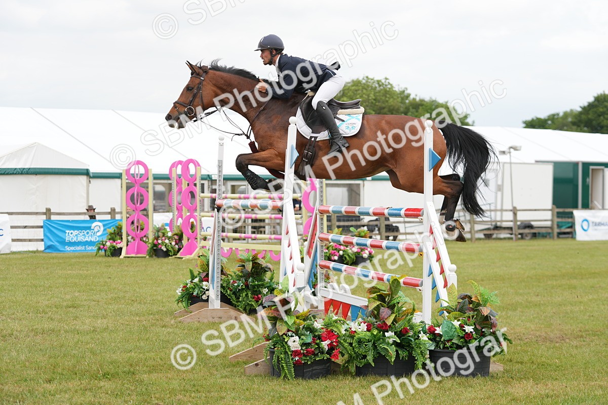 SBM_06593 - Class 202 - National 1.40m Open