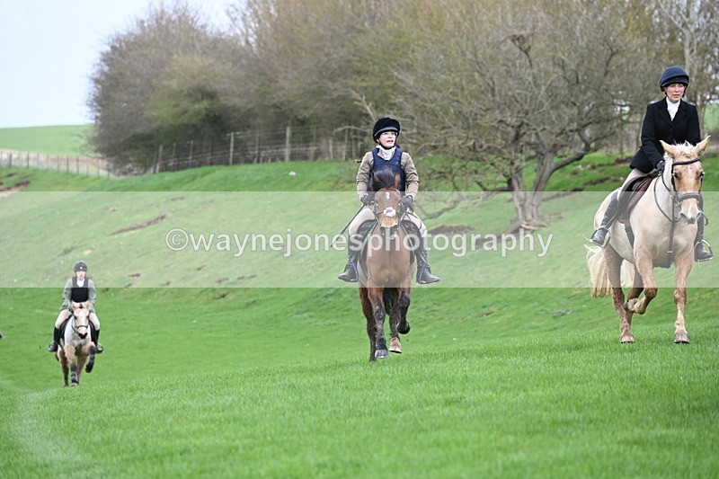 WJ6_9349 - Line Three