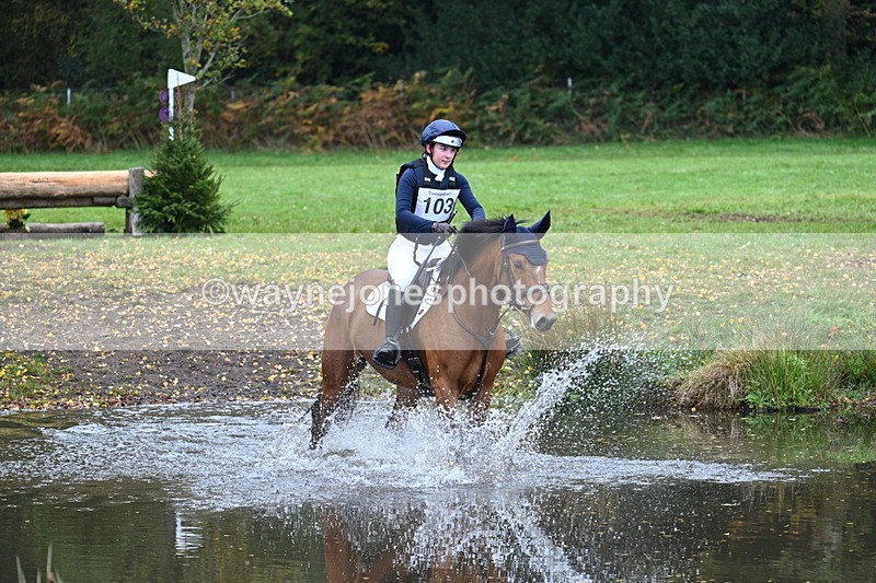 WJ7_3143 - Time 10:47 to 11:11 at the water