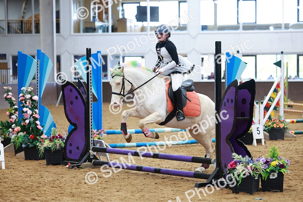 SBM_001664 - Class 3 - Horse & Hound (60cm)