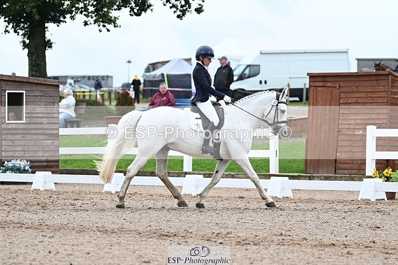 250907-124138-08410 - 067-Laura.PercyConobola.Cascade