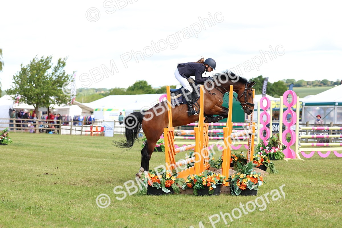 SBM_13500 - Class 206 - Senior Newcomers - 1.10m Open