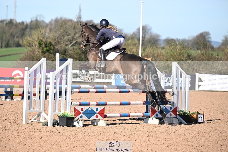 260318B-102121-00064 - Clear Round & Brit Nov 90cm