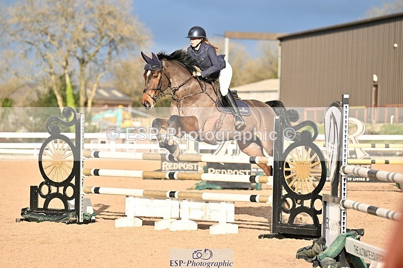 241208-131419-01724 - Cls 21 Newcomers and 1.10m Open