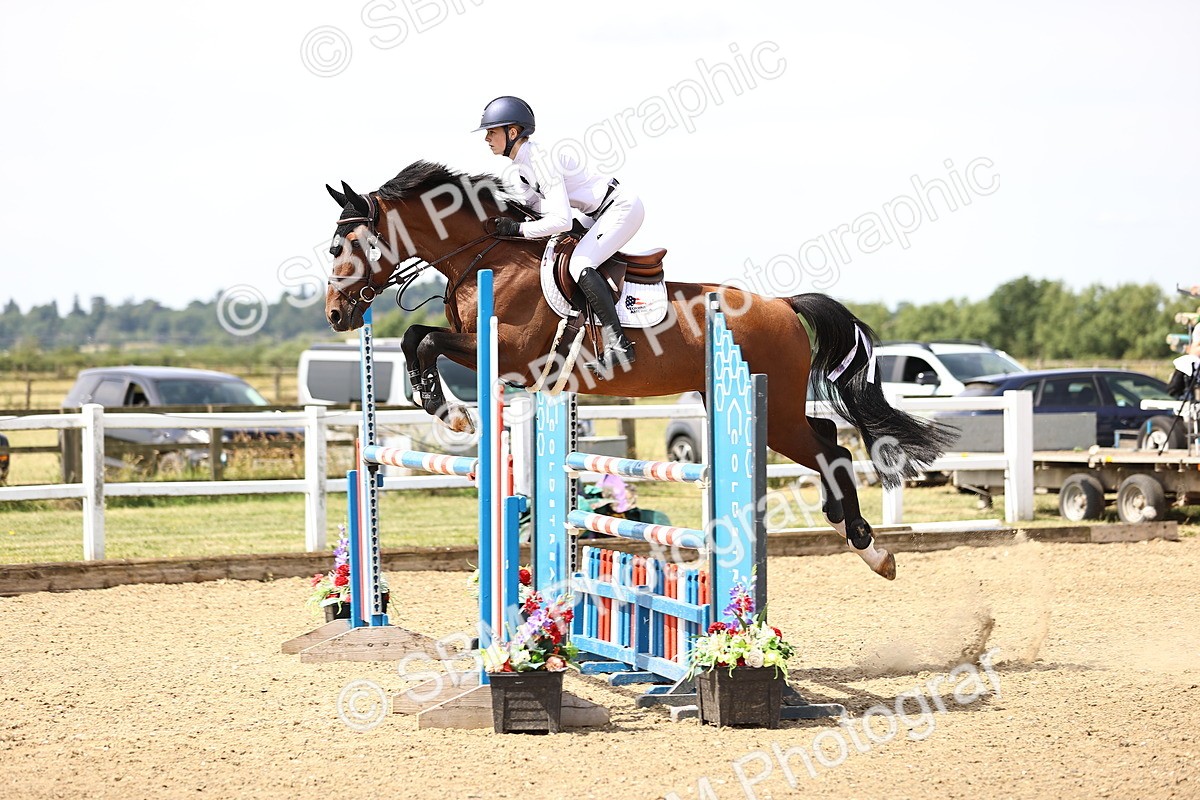 SBM_000437 - Class 15 - Redpost Equestian Senior Foxhunter - 1.20m