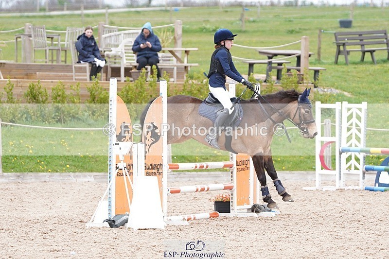 250414-132452-00928 - 80cm Round 2