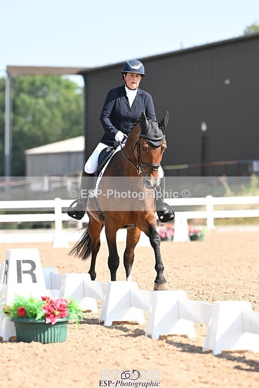 250816-105229-03483 - 047-Hannah.RogersWoodendfarm.Viva