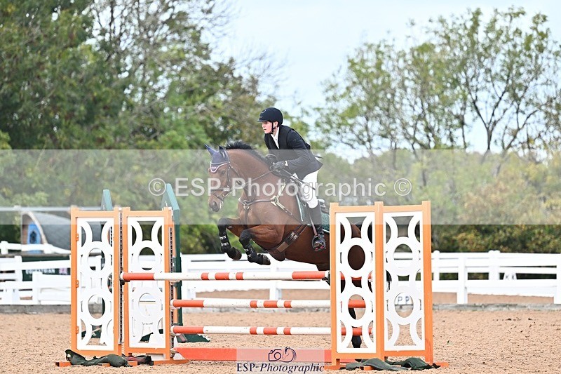 261014-124454-00478 - Cls  05 Snr Newcomers & 1.10m Open
