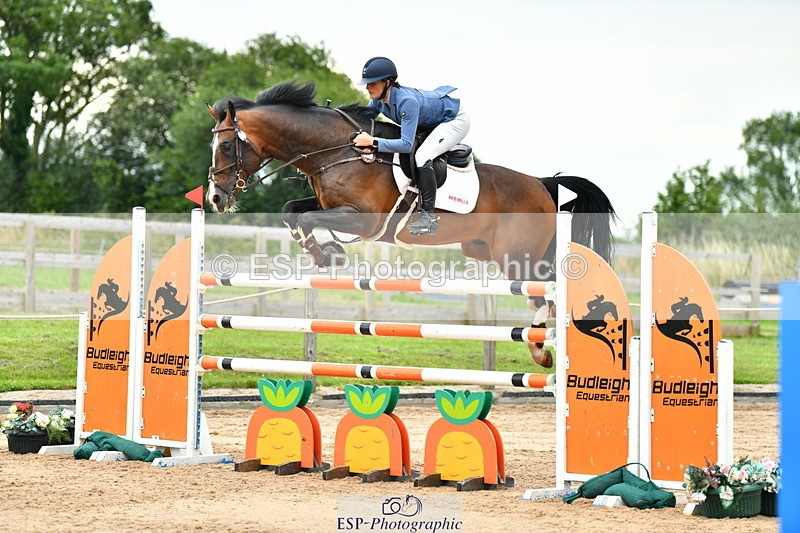 230720A-154706-04032 - Cls 9, 2 Star Big 1.40m Start to break