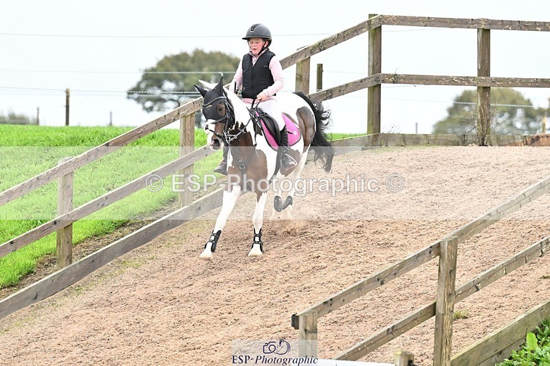 250920-155726-01827 - Cls 21 Pony Intro 80cm Derby