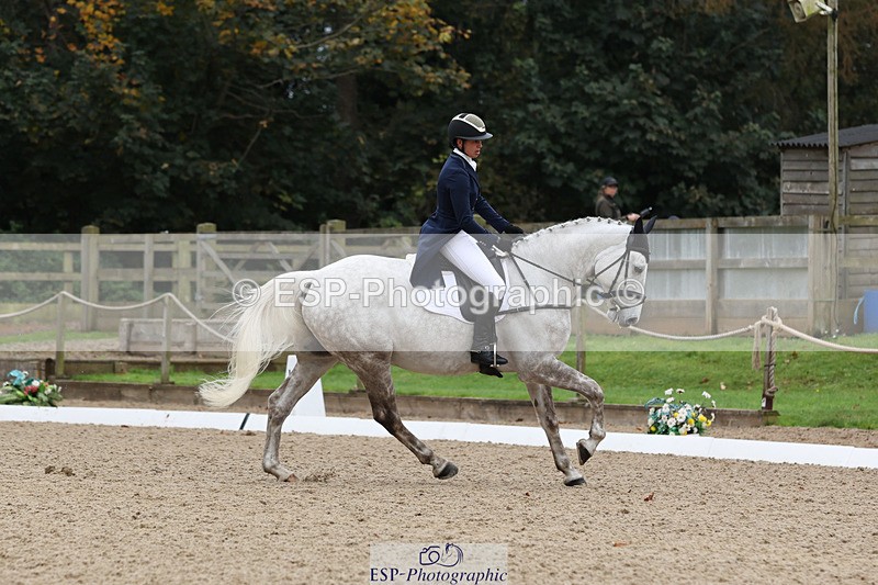 241024-110802-01746 - 135-Maddison.Peries-CHAMPAGNE.SILVER.NOVA