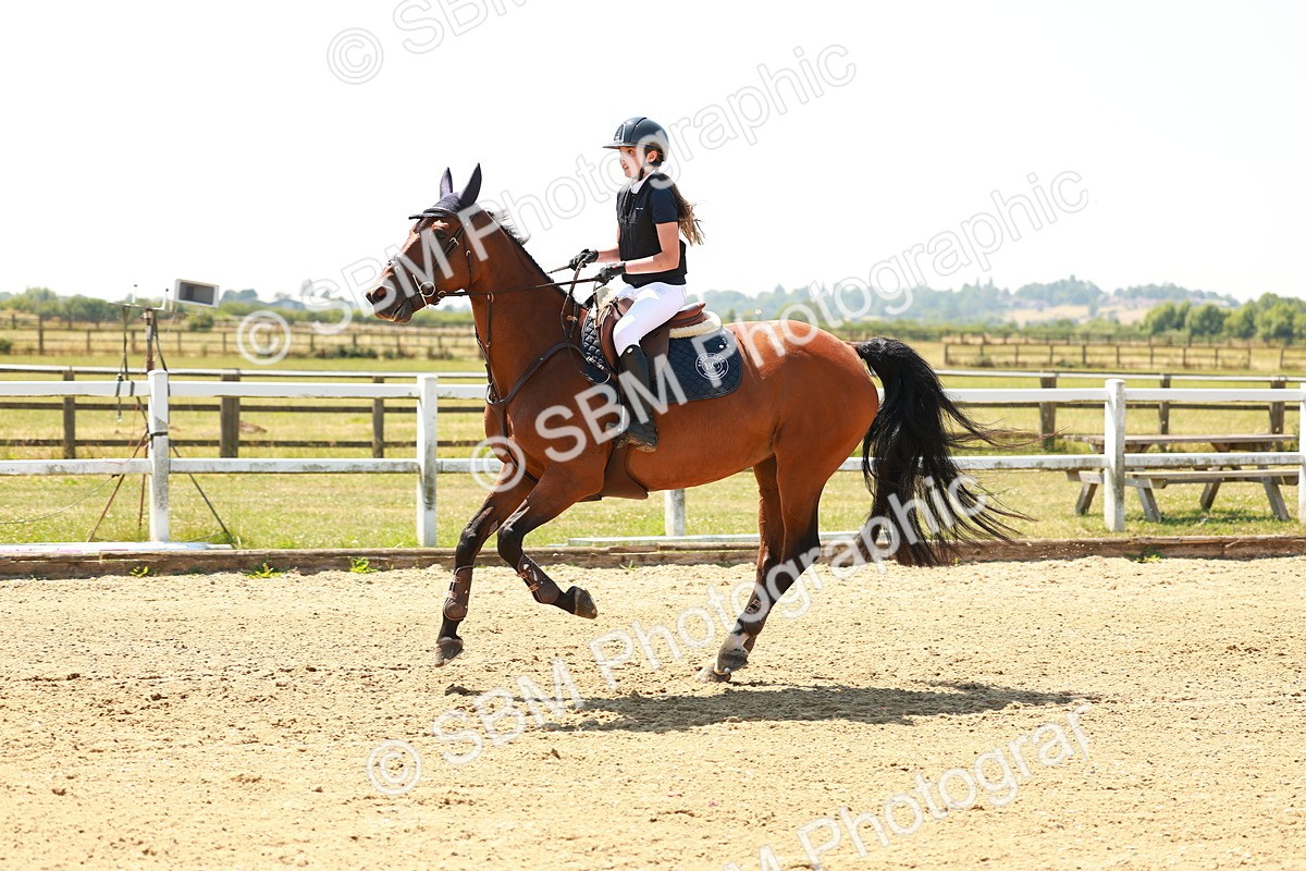 SBM_001665 - Class 4 - Senior Newcomers - 1.10m