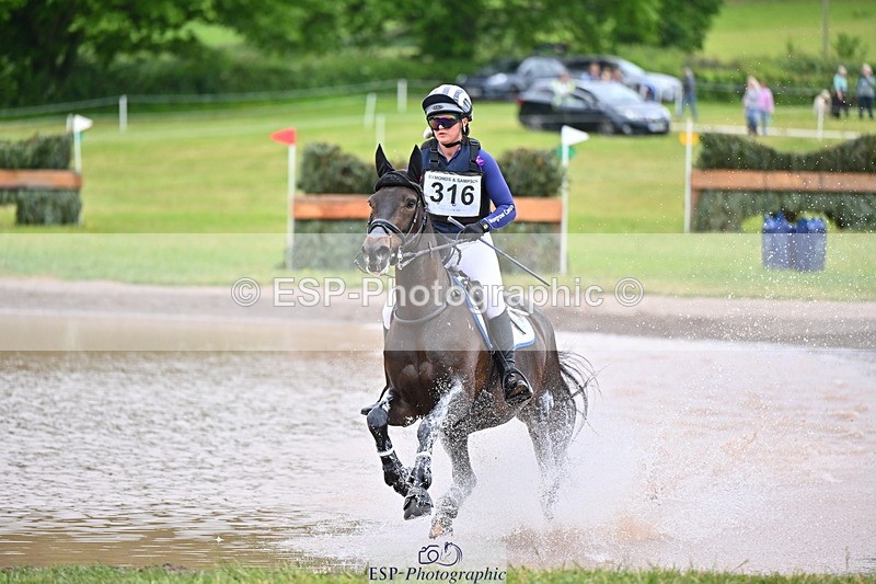 250524A-121709-10150 - B-316-Jasmine.Holmes-ARENT.I.LUCKY