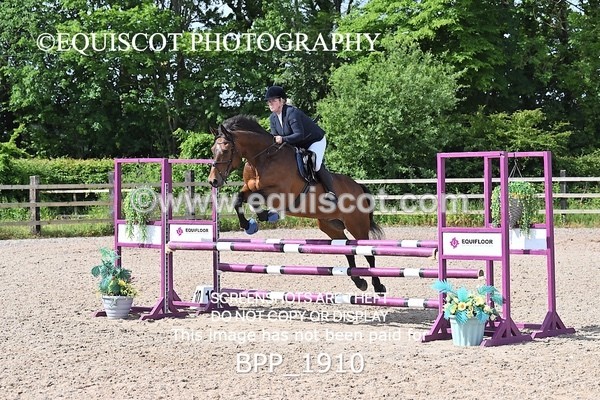 BPP_1910 - CLASS 18 SUN British Novice/ 90cm Open