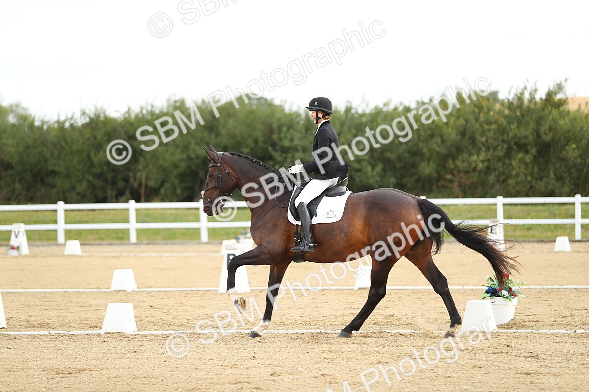 SBM_015063 - Class 13 - Novice 23 - 8,30-9.33