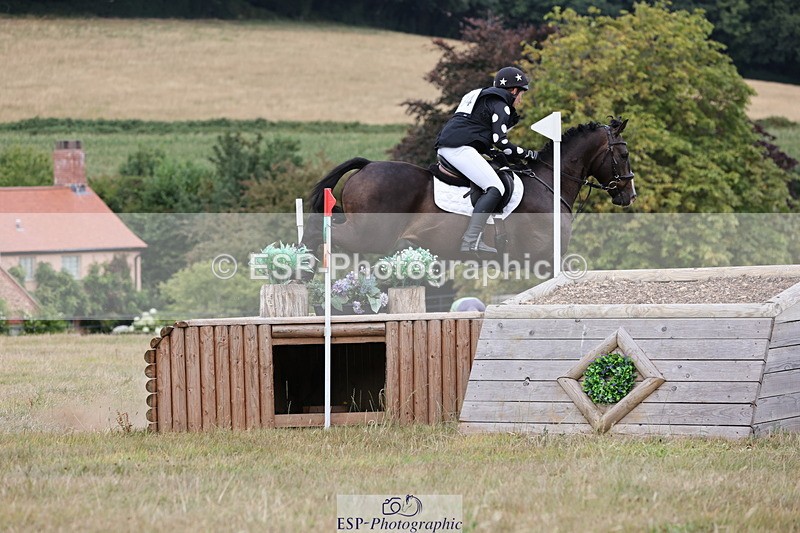 250802A-153802-06800 - F-284-Roxi.Foster-SKYES.ARCOS