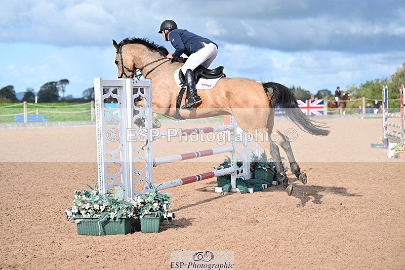 231014A-105445-04254 - Cls 18 Newcomers & 1.10m Open