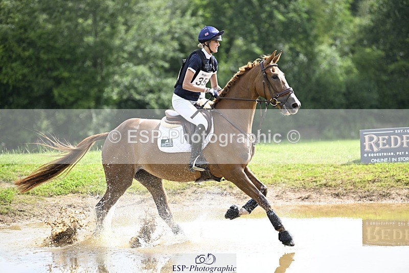 240804-103744-10590 - 353-Maja_Hullah-ORANJE_SPR