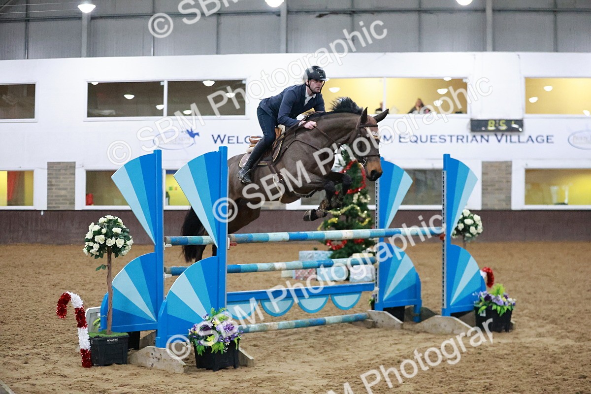 SBM_001396 - Class 5 - Senior Foxhunter 1.20m