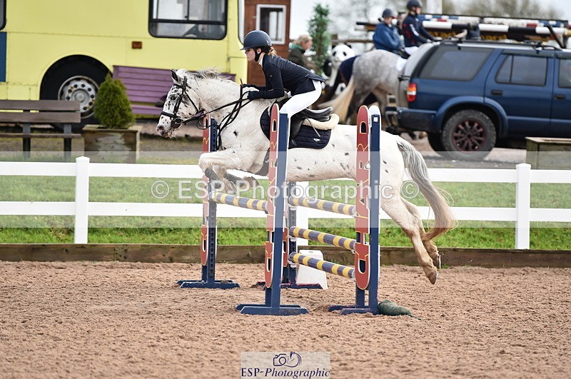 231203A-114256-00945 - Cls 4 Newcomers & 1m Open