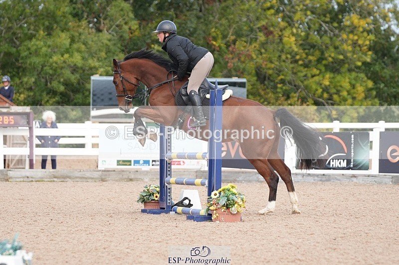 251005-100007-02429 - Cls 22 British Novice and 90cm