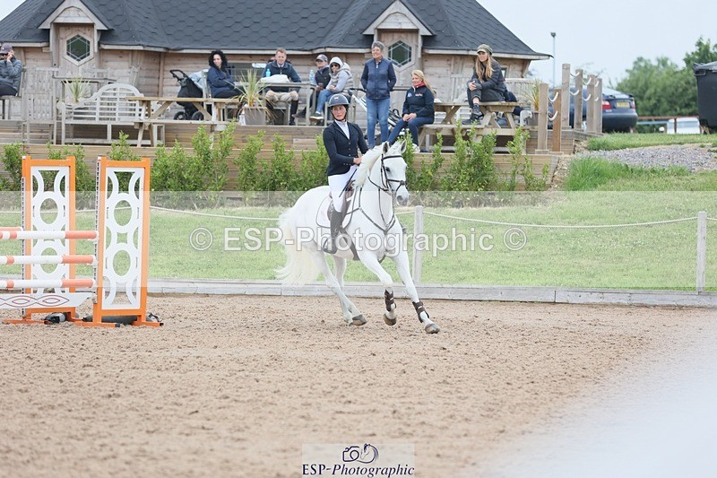 250524-124833-04790 - Cls 15 Snr Fox 1st Rnd