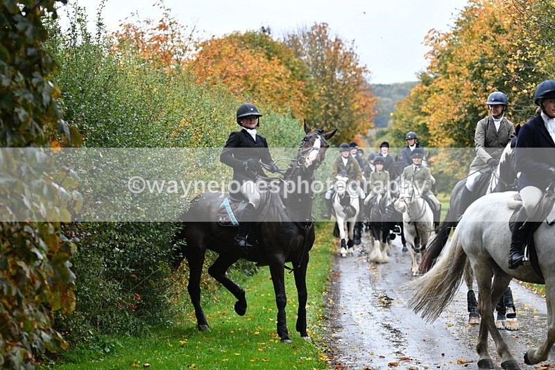 WJ5_6267 - B&B walk back for Hunt Tea !