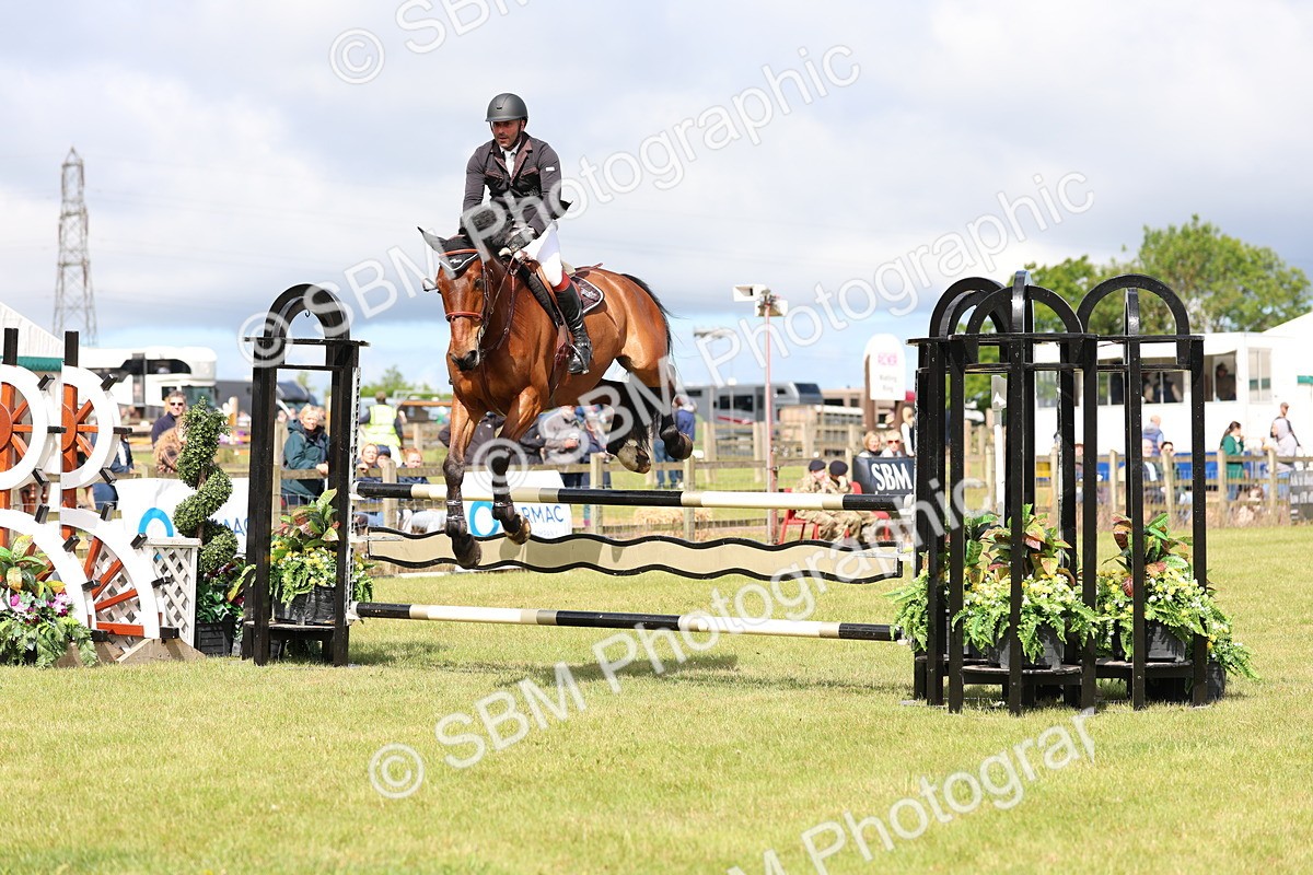 SBM_13369 - Class 206 - Senior Newcomers - 1.10m Open