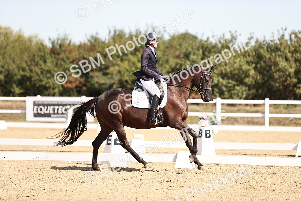 SBM_004477 - Class 12 - Novice 5 - 10.31-11.41