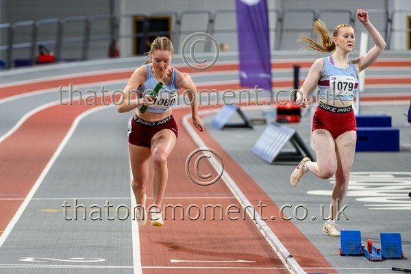 CombiMast25-925589 - Track Female Set One