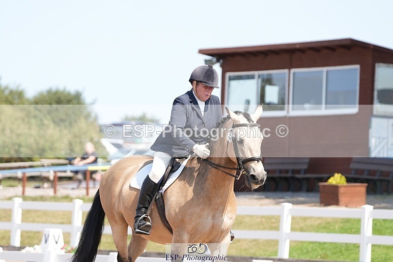 250817-131104-09250 - 082-Sarah.DavisWinston.Classic.Gold