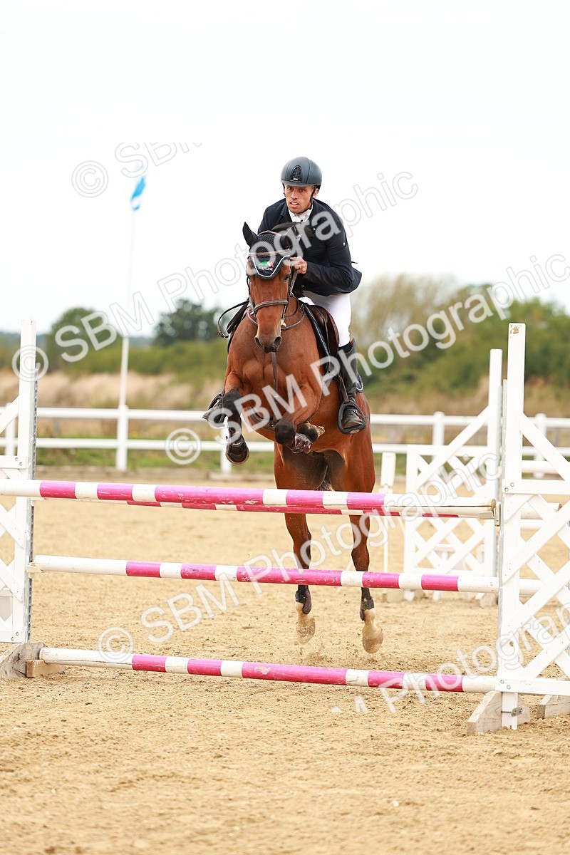 SBM_001600 - Class 4 - Senior Newcomers - 1.10m