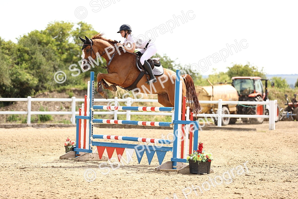 SBM_000678 - Class 15 - Redpost Equestian Senior Foxhunter - 1.20m