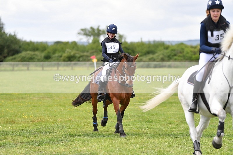 WJ5_3418 - Class 5 80cm Pairs