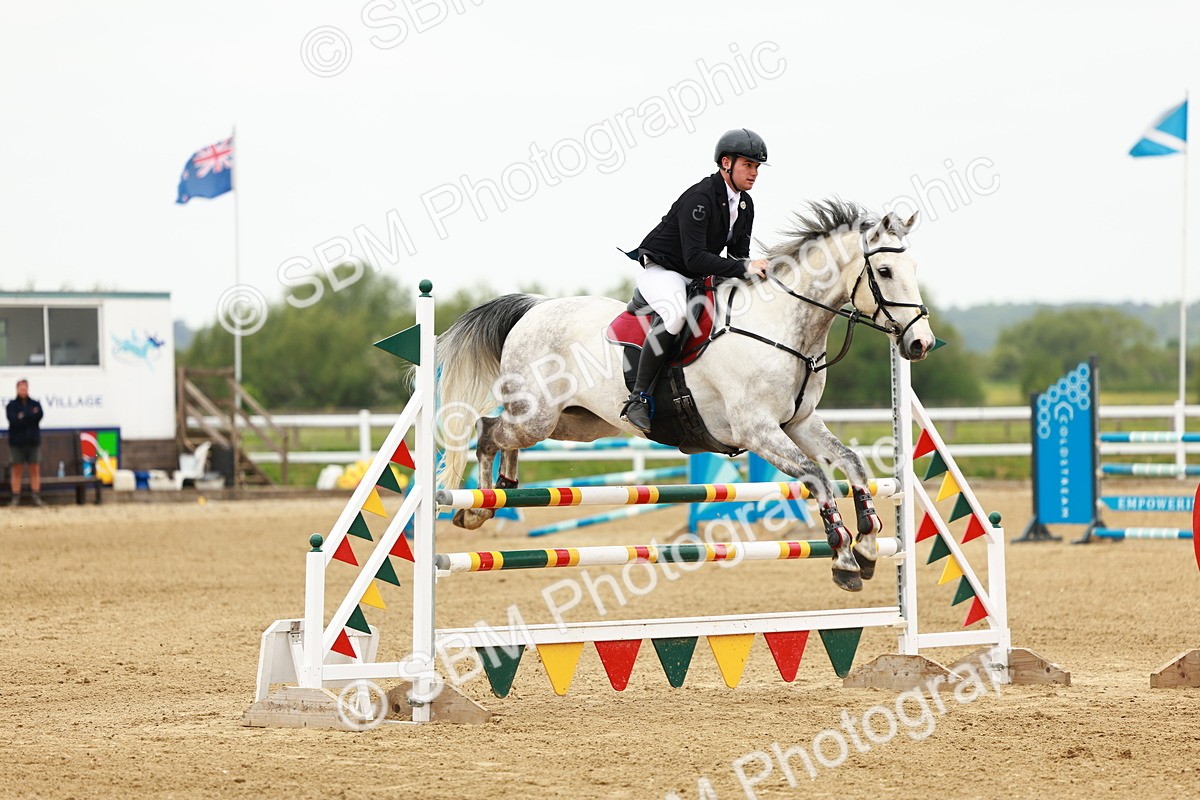 SBM_000957 - Class 4 - Senior Newcomers - 1.10m