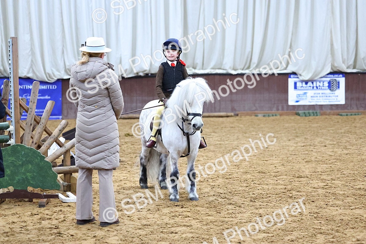 SBM_003114 - Class 35 - 60cm Training Stakes