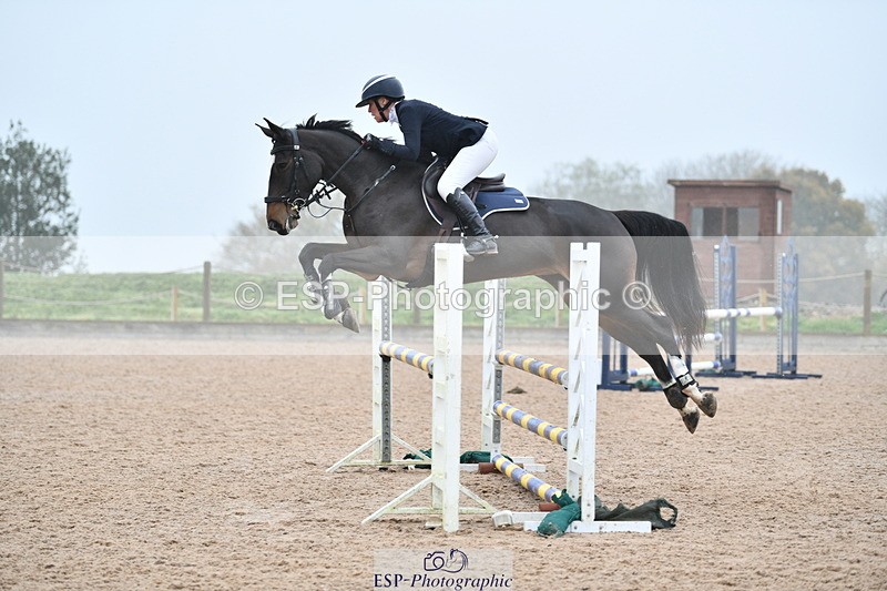 241102A-115102-04422 - SAT Cls 9 British Novice and 90cm Open