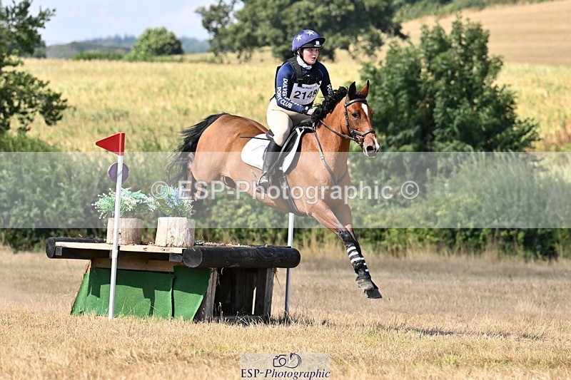 250824A-145533-38636 - 2148-Eva.Kevern-Monivea.Western.Diamond