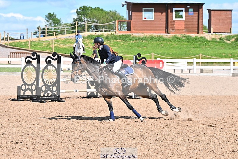 240619A-154736-00977 - Cls 5 Snr Foxhunter and 1.20m Open