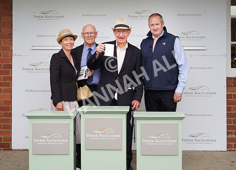 160626-Race 4-Mr King-12 - Race 4 16.02pm Every Race Live On Racing TV Handicap