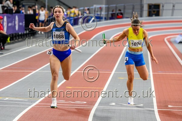 CombiMast25-914534 - Track Female Set One