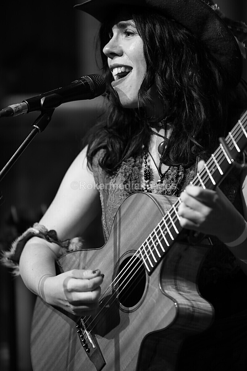 FOLK N BLUES-354 - FOLK and BLUES SEPT 2022