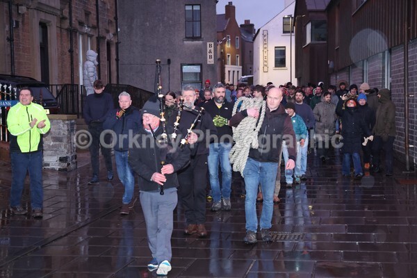 DAD_2032 - Stromness Yule Log Pull