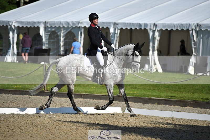 230525-090559-01539 - 302-EN_TARO_DES_VERNIER-Oliver_Townend-WEDTrotUp+DR