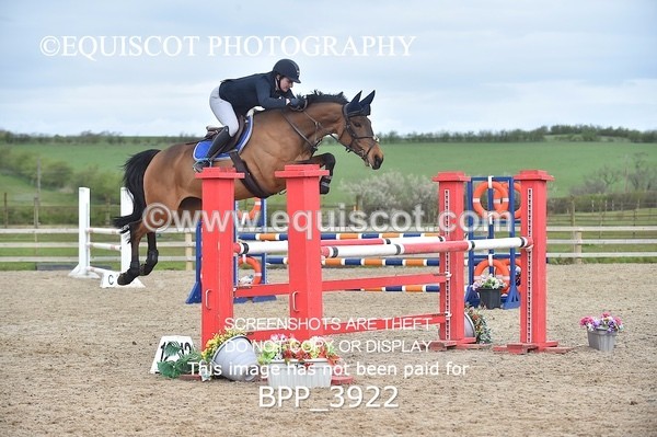 BPP_3922 - CLASS 4 Senior Newcomers/ 1.10m Open